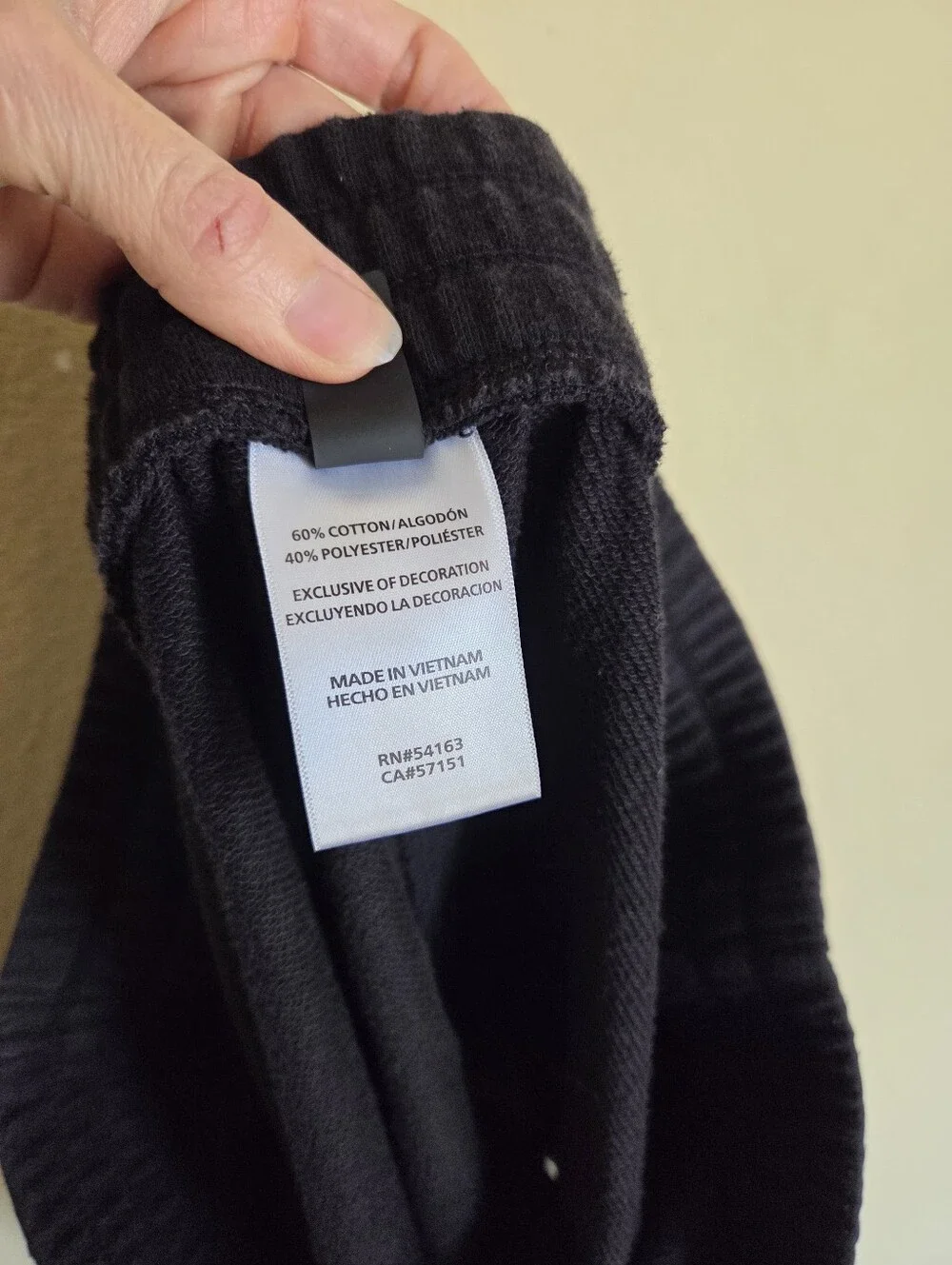 Dkny black cargo